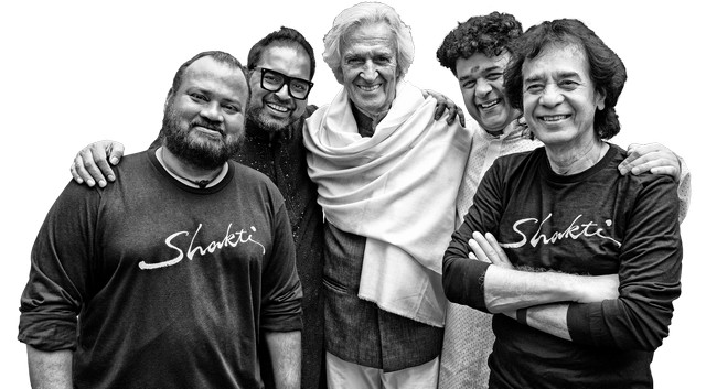 Shakti, a határokon átívelő világzenei együttes 45 év után visszatér Budapestre